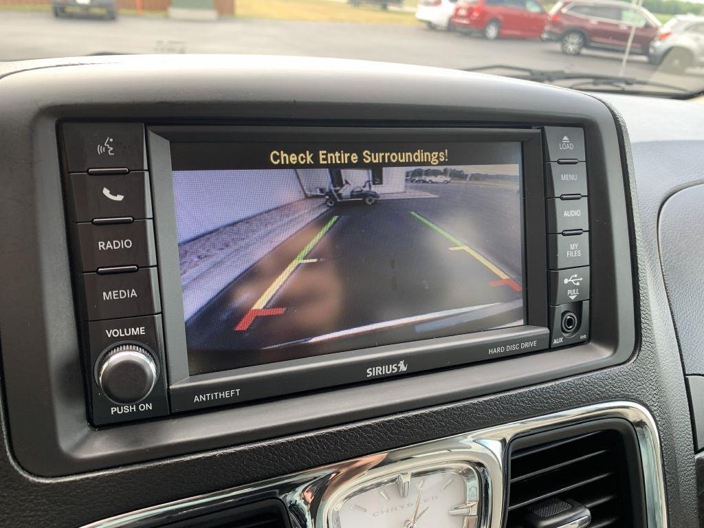 Chrysler Town & Country Limited 2014