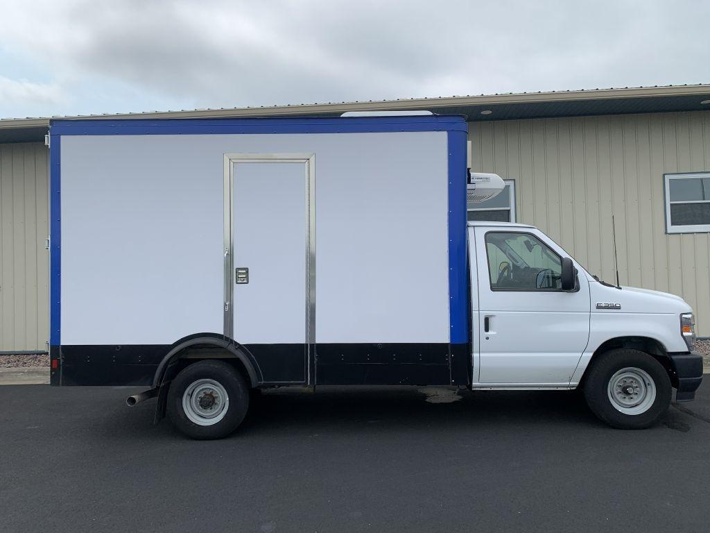 Ford Econoline E-350 Super Duty 2023