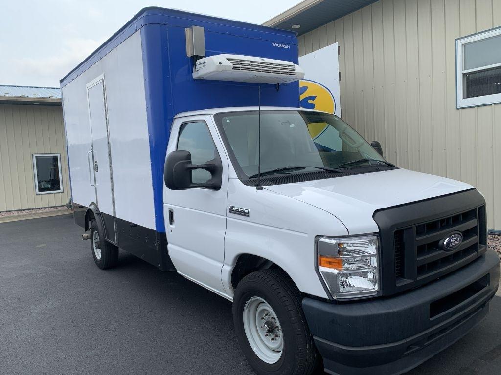 Ford Econoline E-350 Super Duty 2023