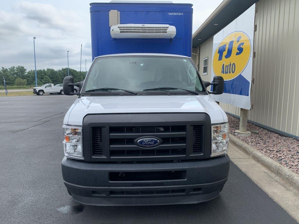 Ford Econoline E-350 Super Duty 2023