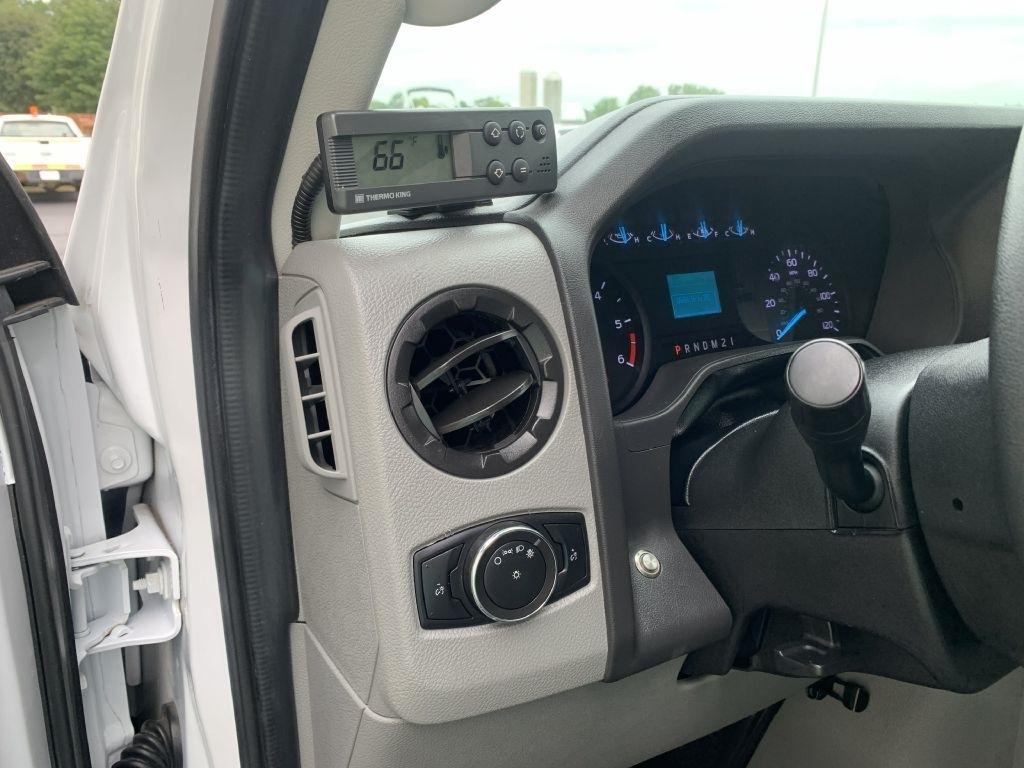 Ford Econoline E-350 Super Duty 2023