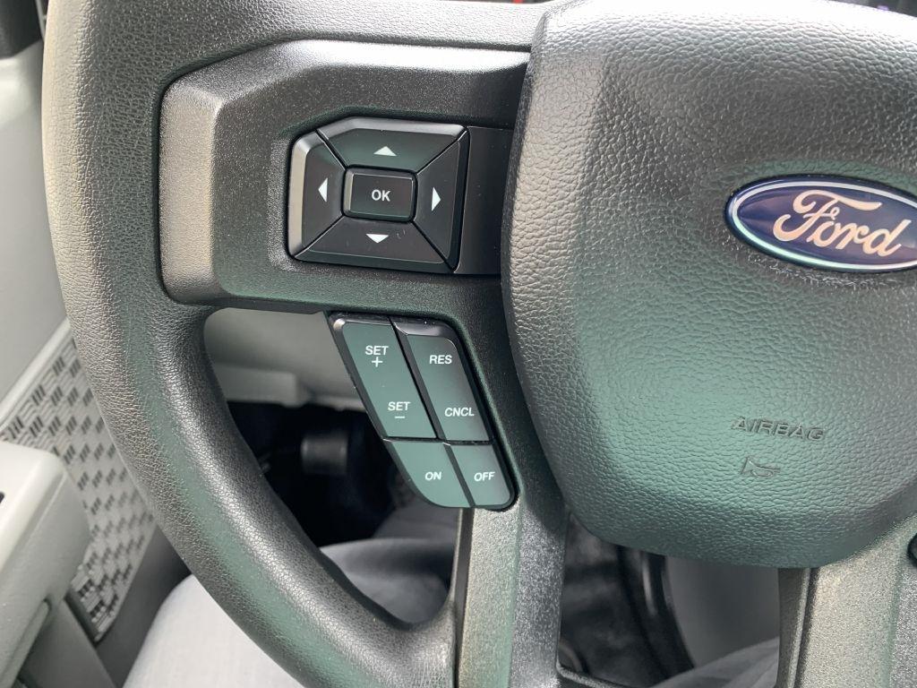 Ford Econoline E-350 Super Duty 2023