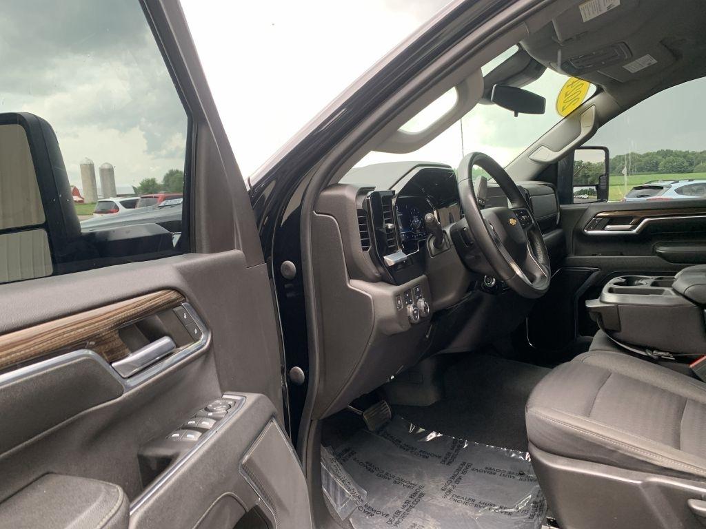 Chevrolet Silverado 2500HD LT Crew Cab Long Box 4WD 2024