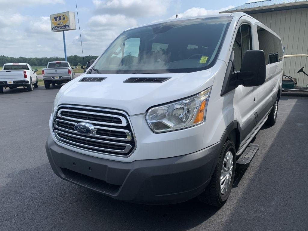 Ford Transit 350 Wagon Low Roof XL w/Sliding Pass. 148-in. WB 2016