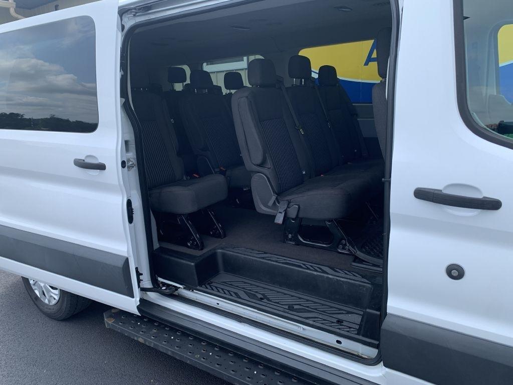 Ford Transit 350 Wagon Low Roof XL w/Sliding Pass. 148-in. WB 2016