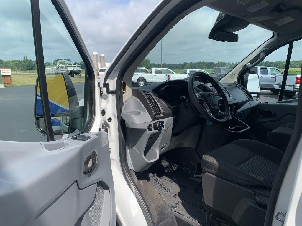 Ford Transit 350 Wagon Low Roof XL w/Sliding Pass. 148-in. WB 2016