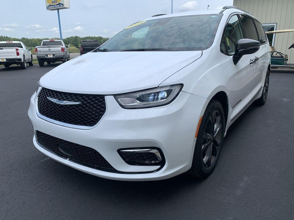 Chrysler Pacifica Touring L 2024