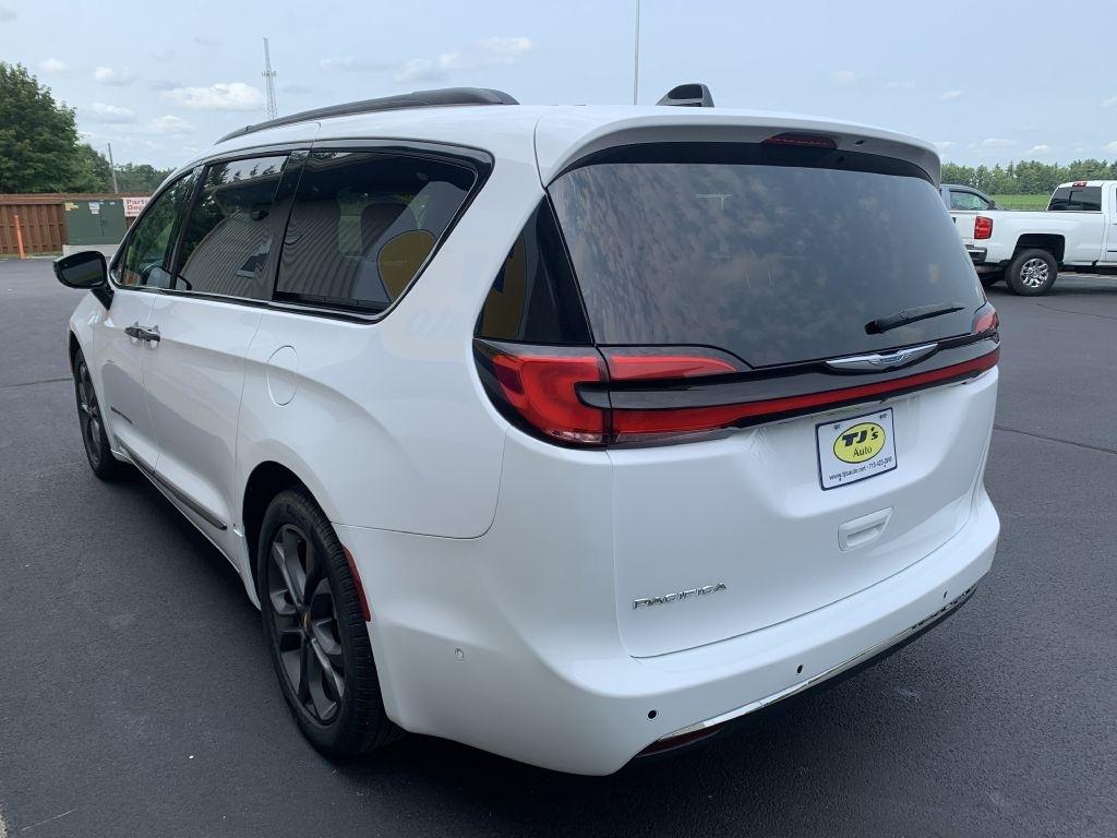 Chrysler Pacifica Touring L 2024