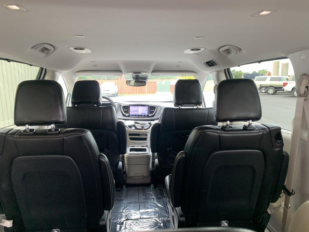 Chrysler Pacifica Touring L 2024