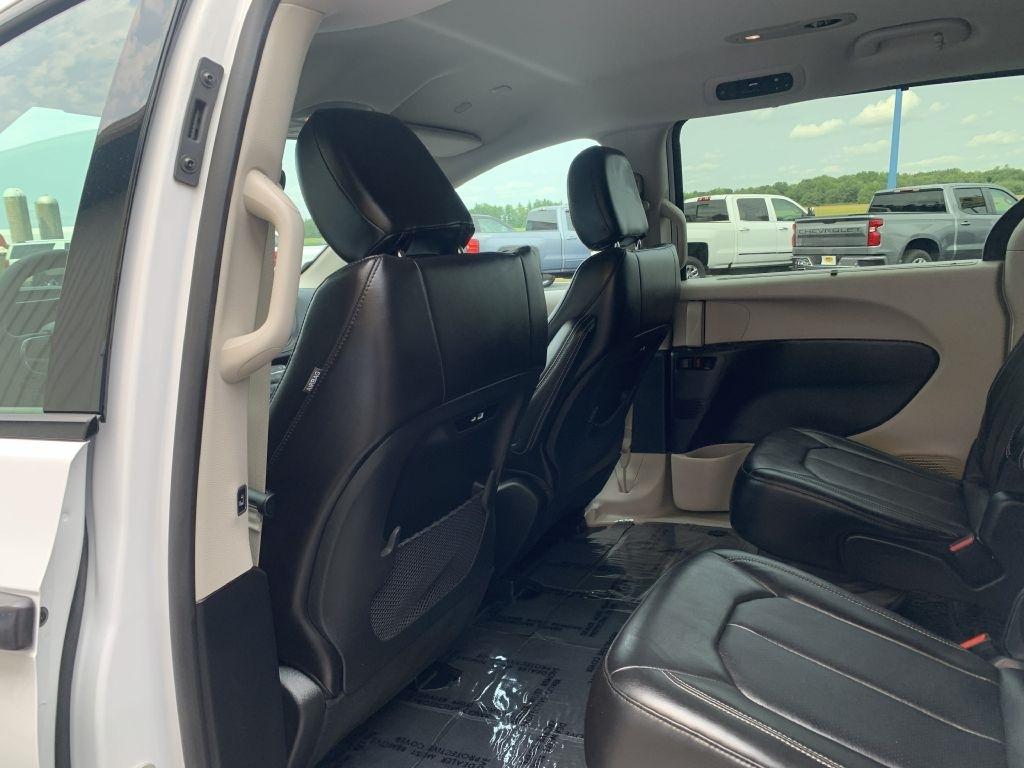 Chrysler Pacifica Touring L 2024