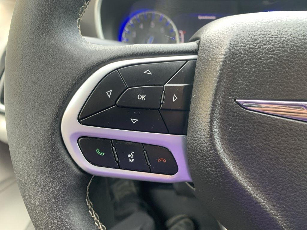 Chrysler Pacifica Touring L 2024