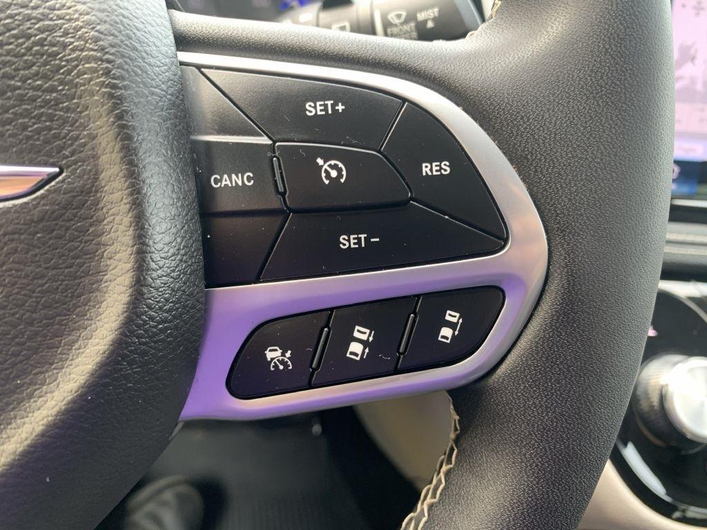 Chrysler Pacifica Touring L 2024