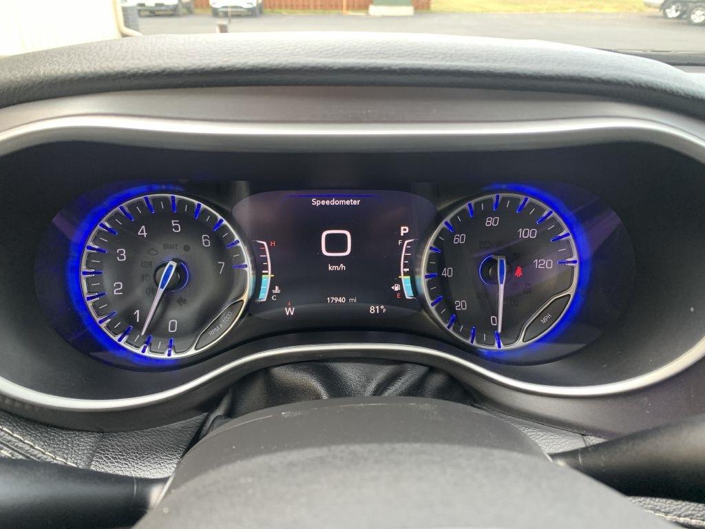 Chrysler Pacifica Touring L 2024