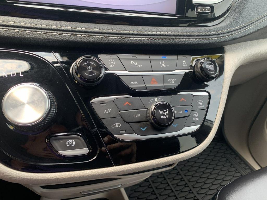 Chrysler Pacifica Touring L 2024