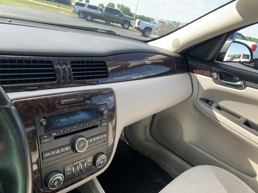 Chevrolet Impala LT (Fleet) 2012