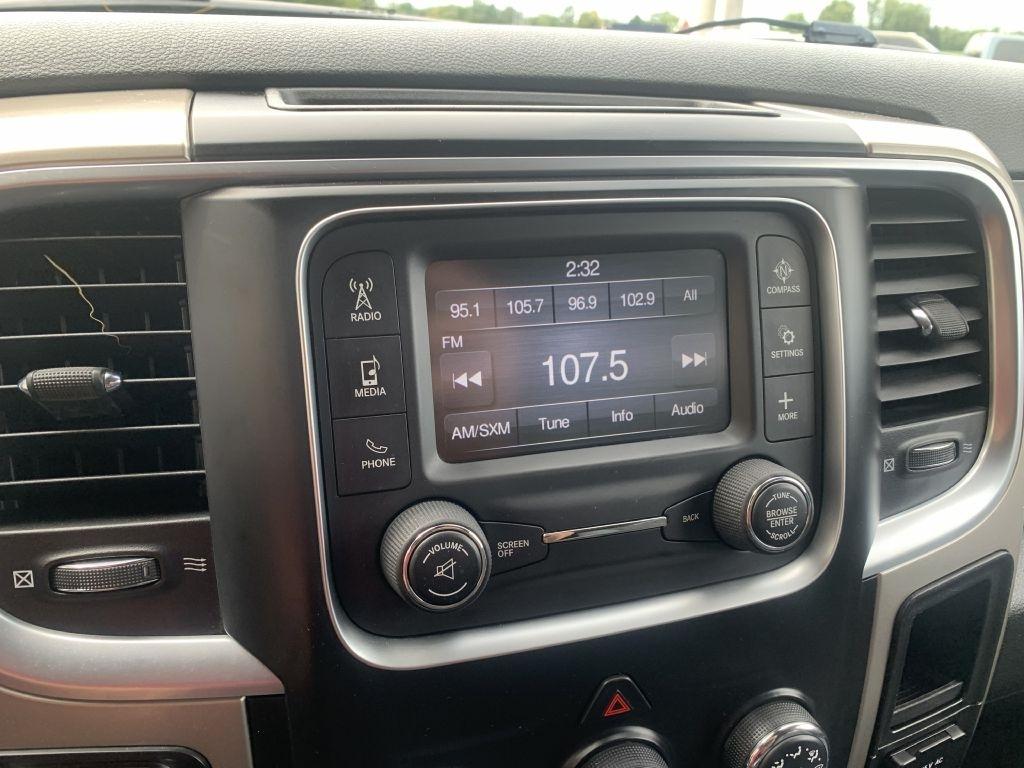 RAM 1500 SLT Crew Cab LWB 4WD 2015