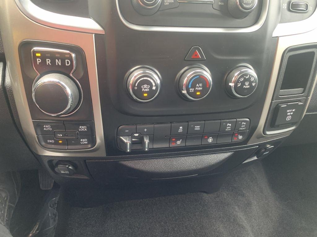 RAM 1500 SLT Crew Cab LWB 4WD 2015