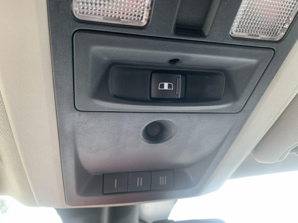 RAM 1500 SLT Crew Cab LWB 4WD 2015
