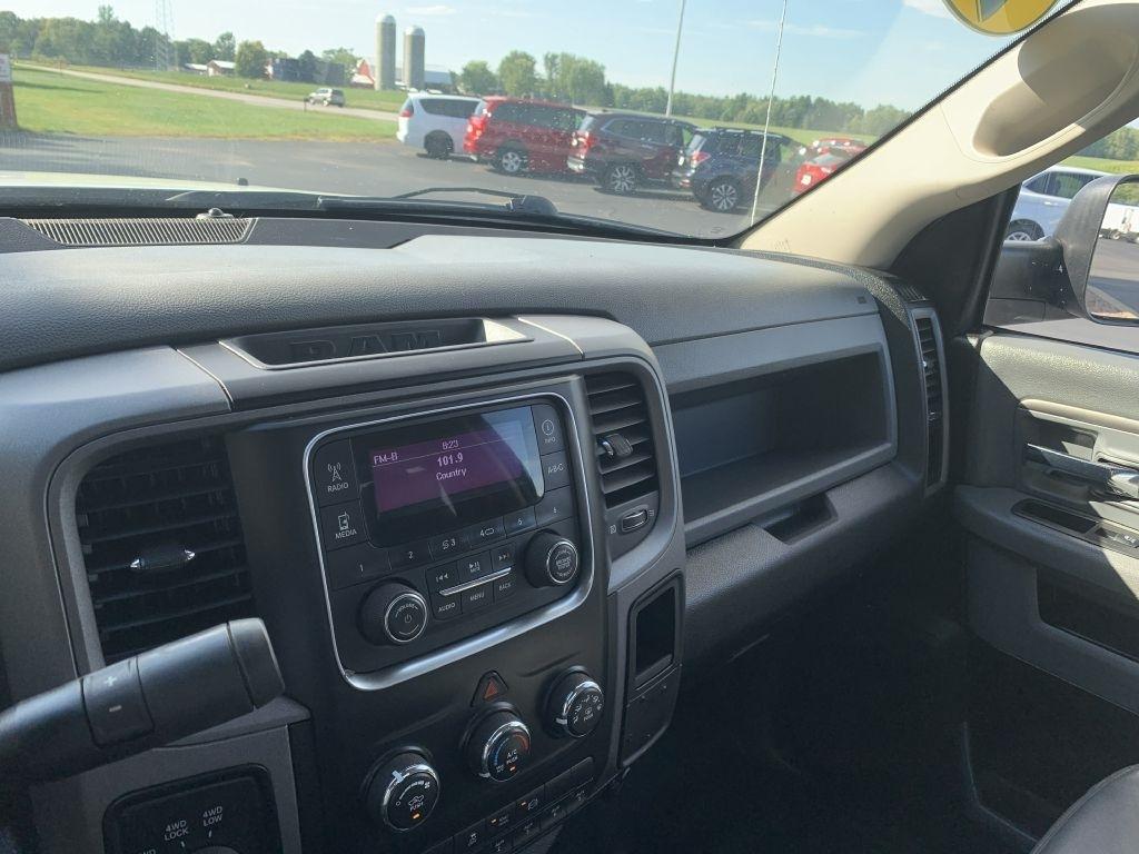 RAM 5500 Regular Cab SWB 4WD DRW 2015