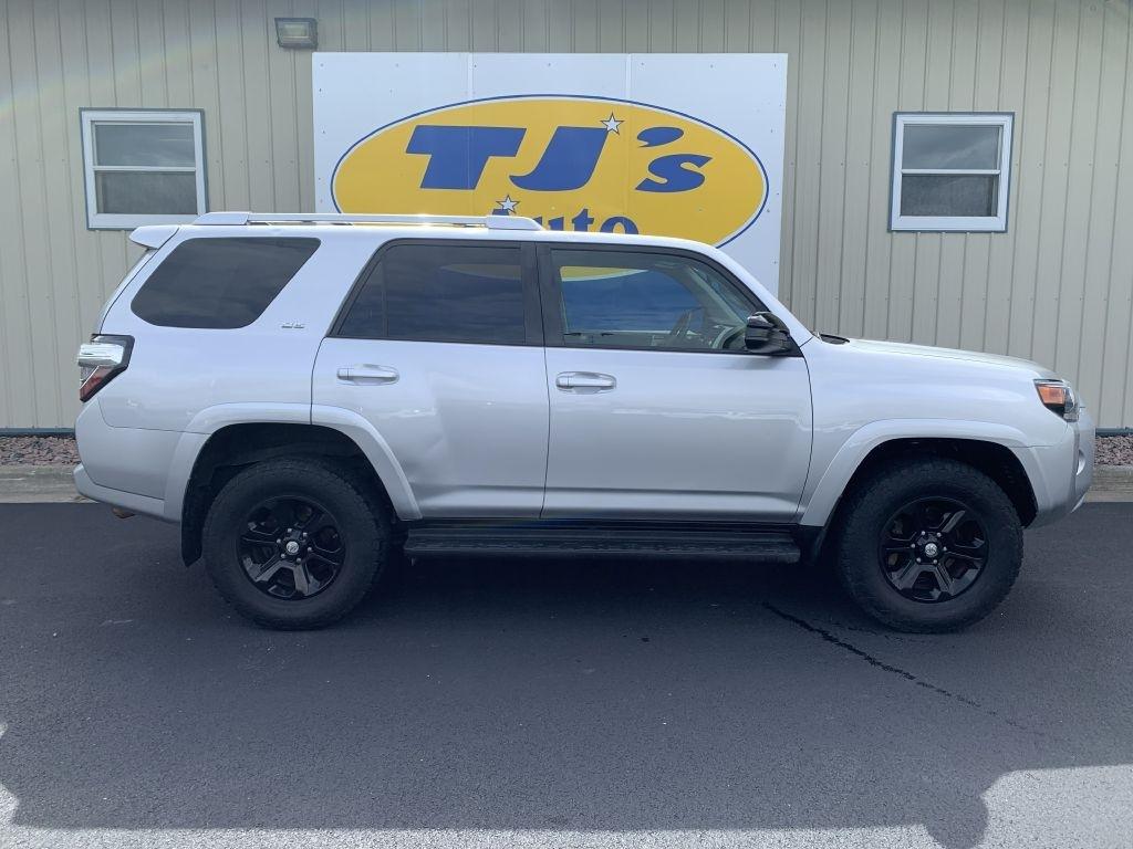 Toyota 4Runner SR5 4WD 2017