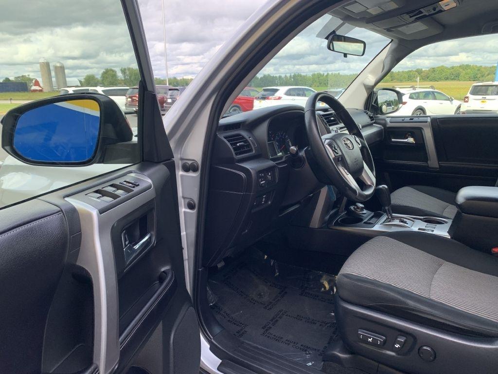 Toyota 4Runner SR5 4WD 2017