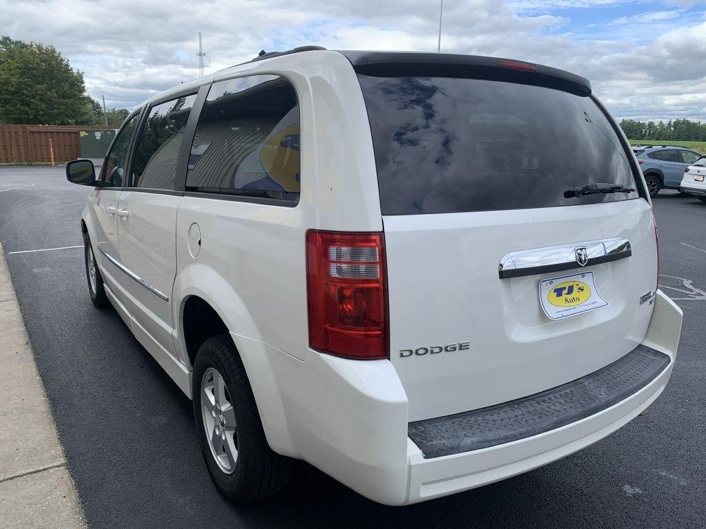 Dodge Grand Caravan SXT 2010