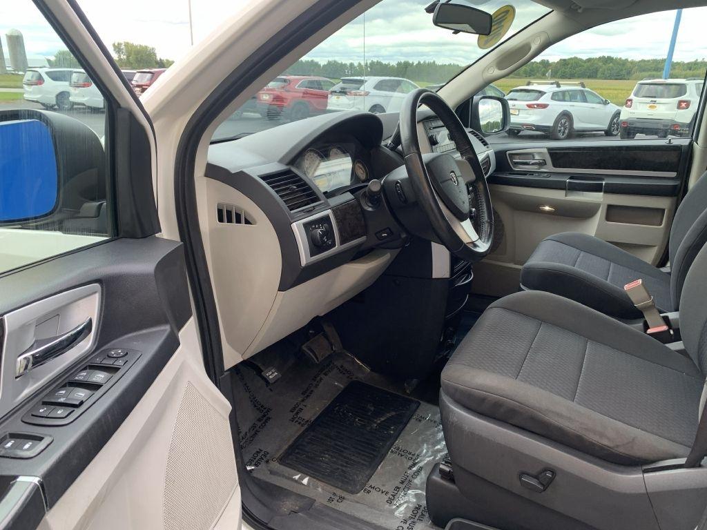 Dodge Grand Caravan SXT 2010