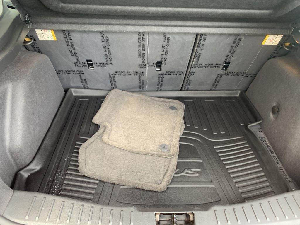 Ford Focus SE 2012