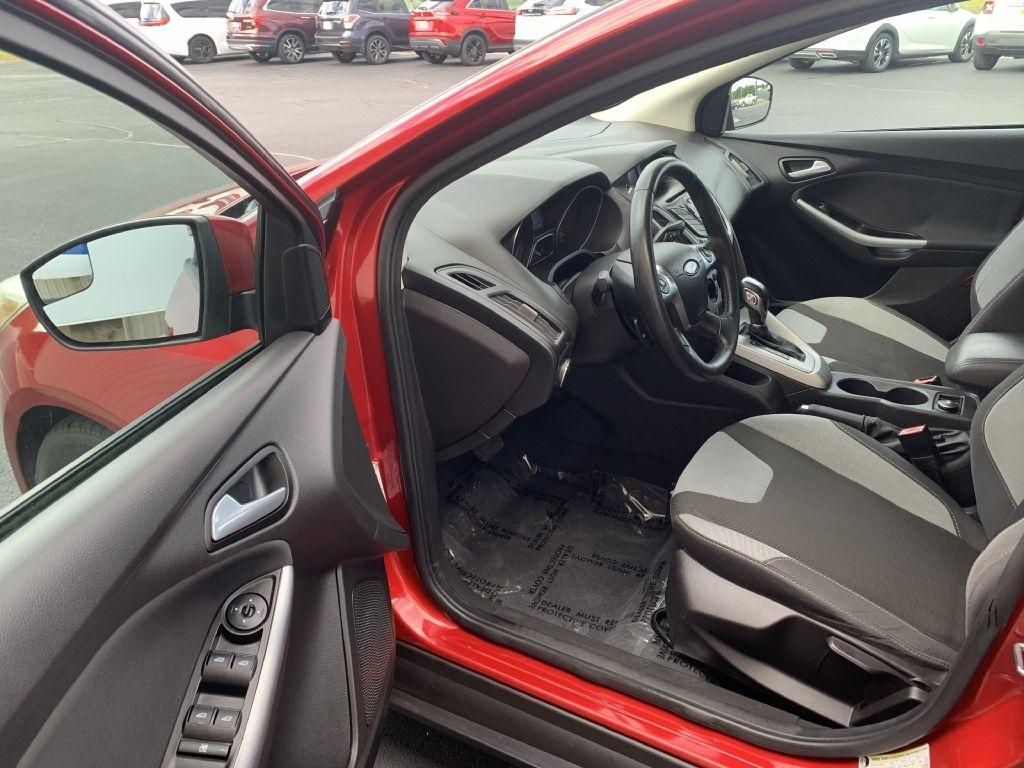 Ford Focus SE 2012