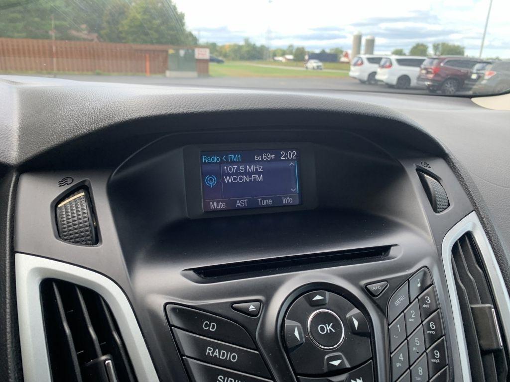 Ford Focus SE 2012