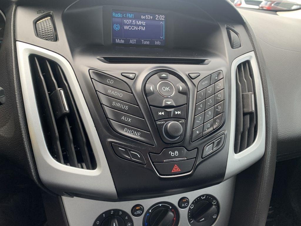 Ford Focus SE 2012