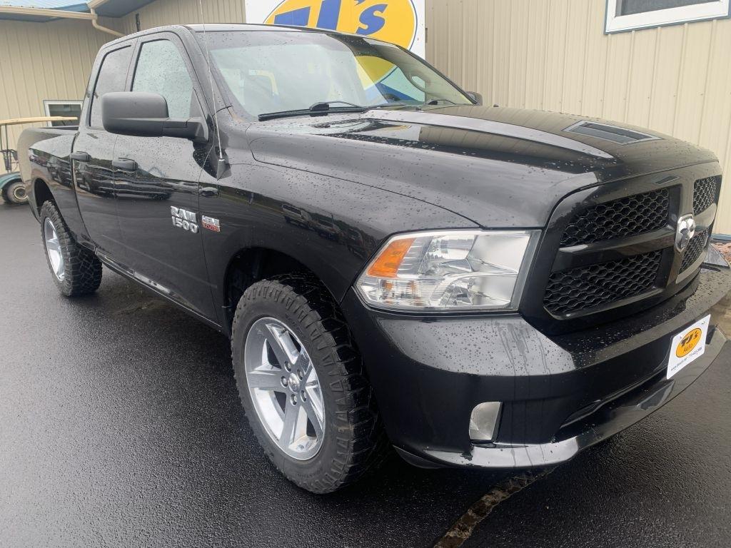 RAM 1500 Tradesman Quad Cab 4WD 2017