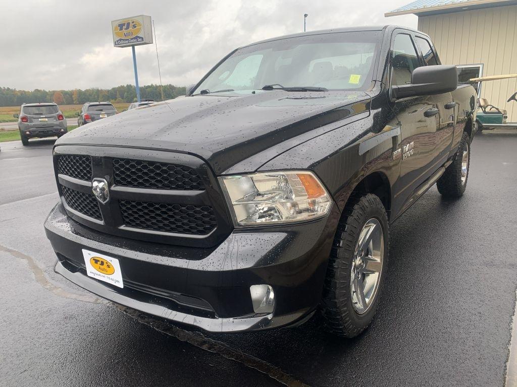 RAM 1500 Tradesman Quad Cab 4WD 2017