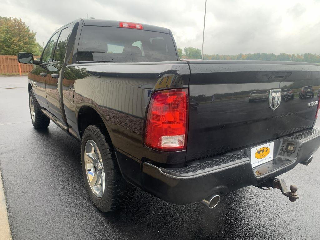 RAM 1500 Tradesman Quad Cab 4WD 2017