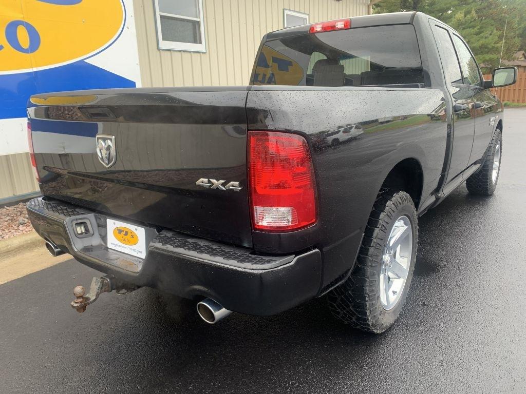 RAM 1500 Tradesman Quad Cab 4WD 2017