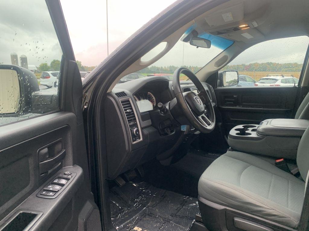 RAM 1500 Tradesman Quad Cab 4WD 2017