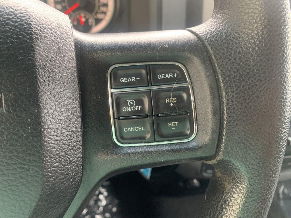 RAM 1500 Tradesman Quad Cab 4WD 2017