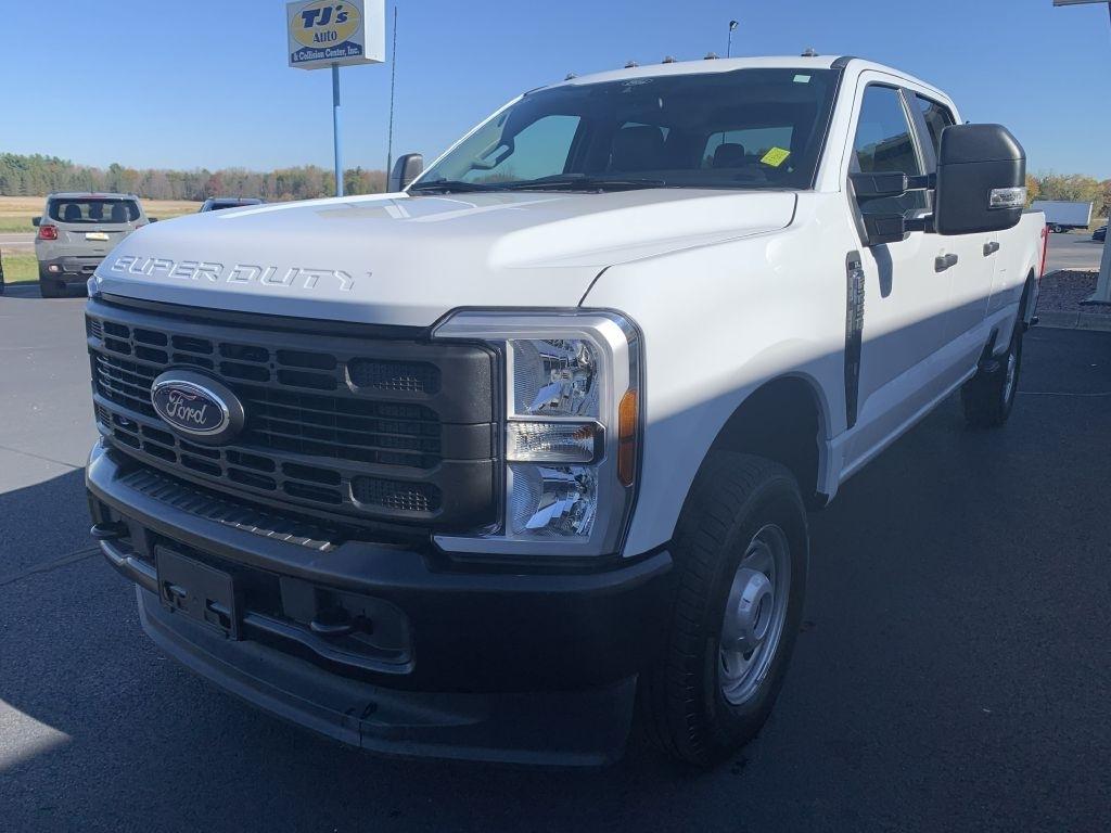 Ford F-250 SD Platinum Crew Cab 4WD 2025