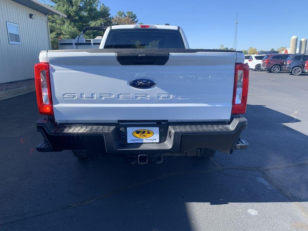 Ford F-250 SD Platinum Crew Cab 4WD 2025
