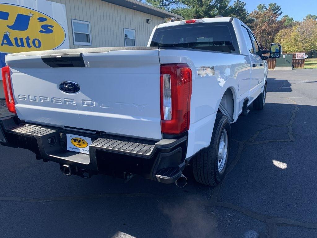 Ford F-250 SD Platinum Crew Cab 4WD 2025