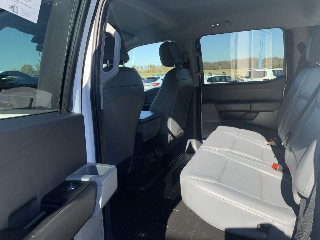 Ford F-250 SD Platinum Crew Cab 4WD 2025