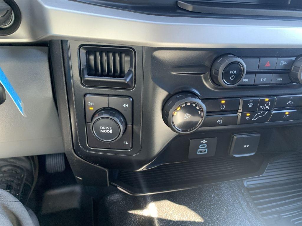 Ford F-250 SD Platinum Crew Cab 4WD 2025