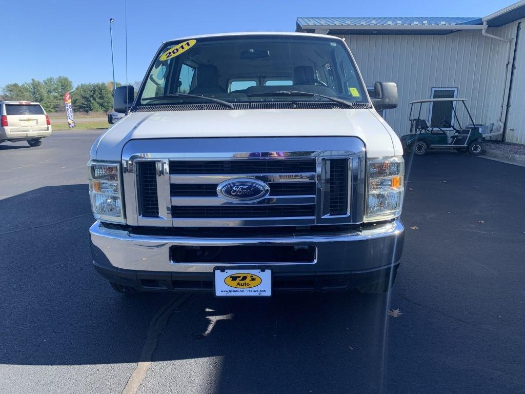 Ford Econoline E-350 XL Super Duty Extended 2011