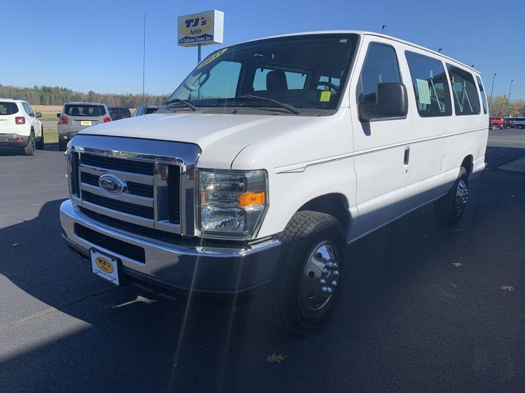 Ford Econoline E-350 XL Super Duty Extended 2011