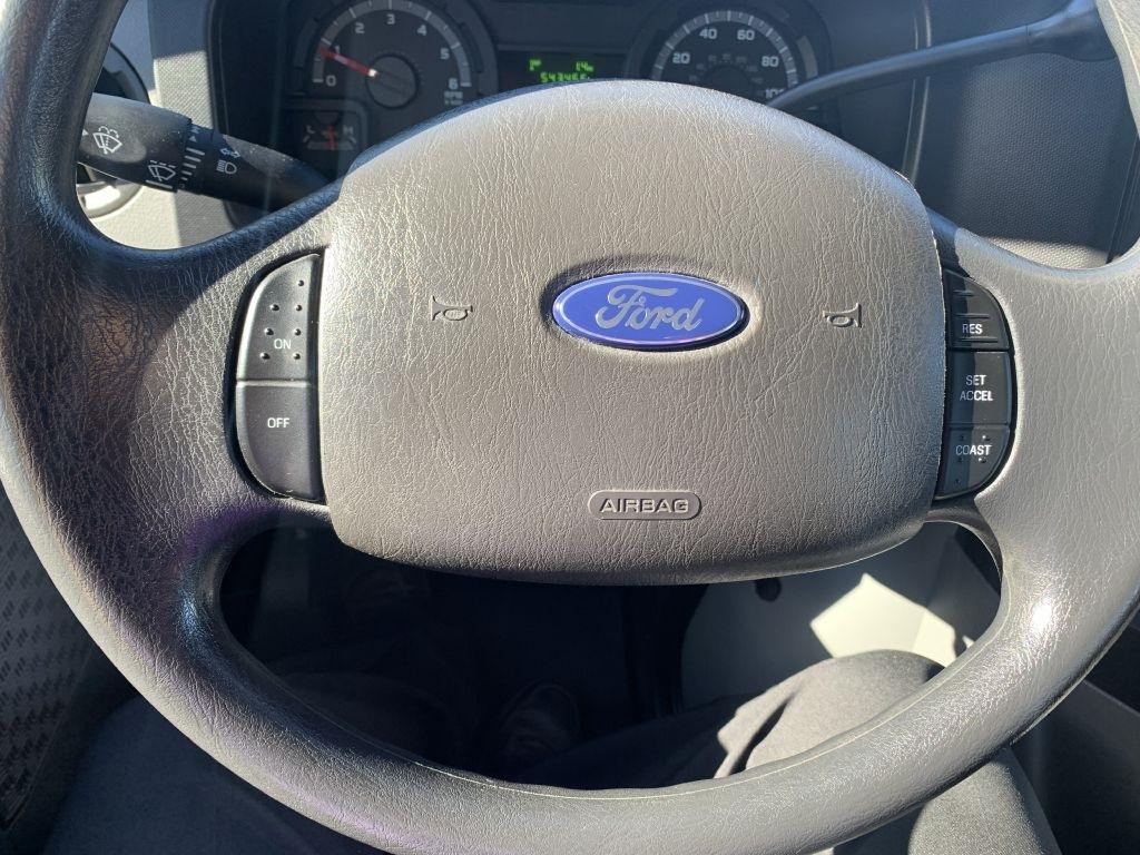 Ford Econoline E-350 XL Super Duty Extended 2011