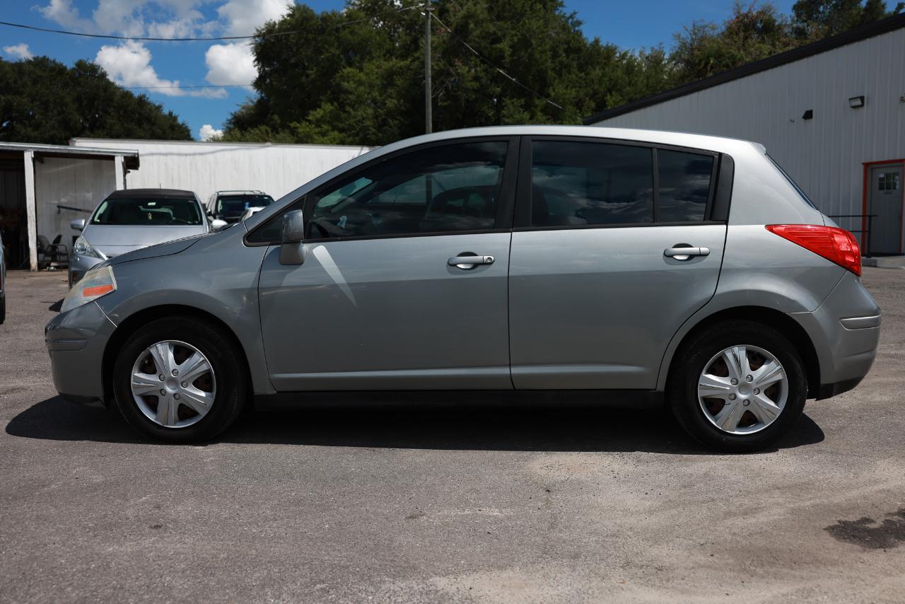 Nissan Versa 1.8 S Hatchback 2012