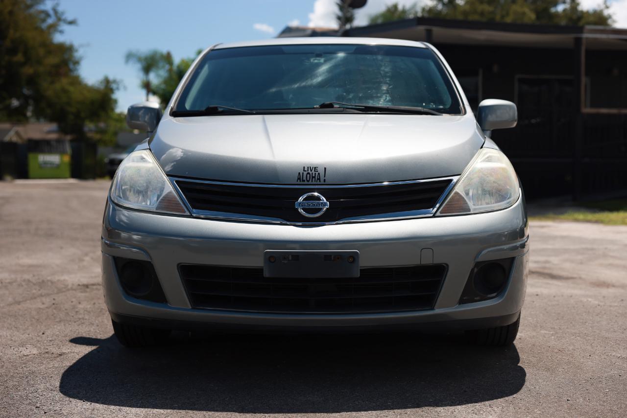 Nissan Versa 1.8 S Hatchback 2012