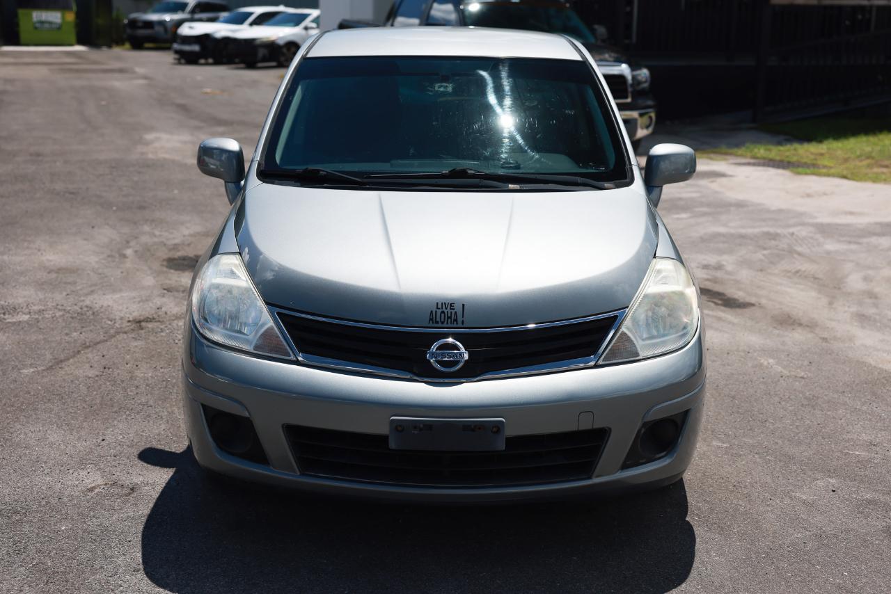 Nissan Versa 1.8 S Hatchback 2012