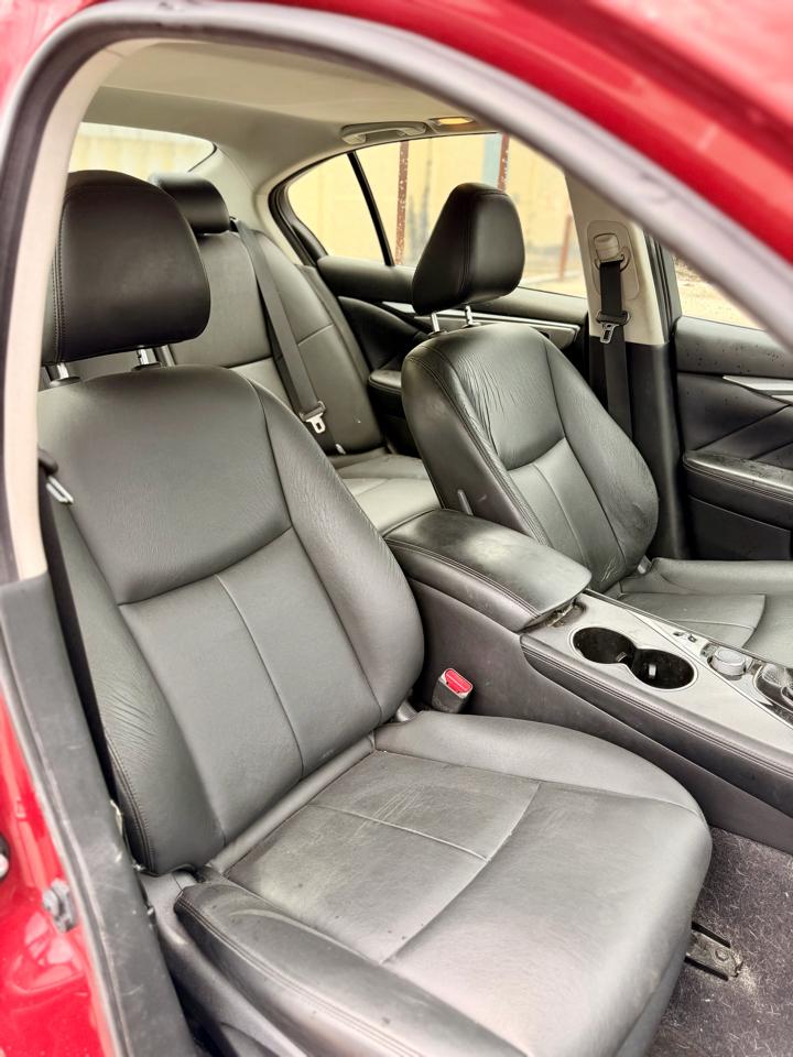 Infiniti Q50 Base 2015