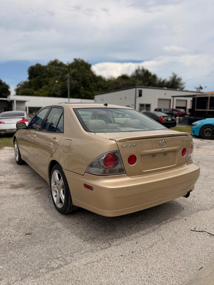 Lexus IS 300 4D Sedan 2004